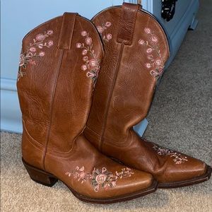 Boot barn cowgirl boots
